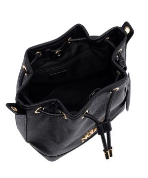 Alternative view of Molton Black