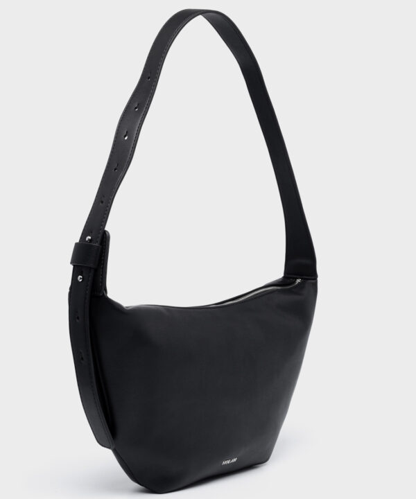 Alternative view of Concuelo Black